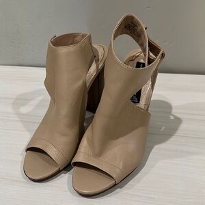 Steven by Steve Madden beige bootie size 7
